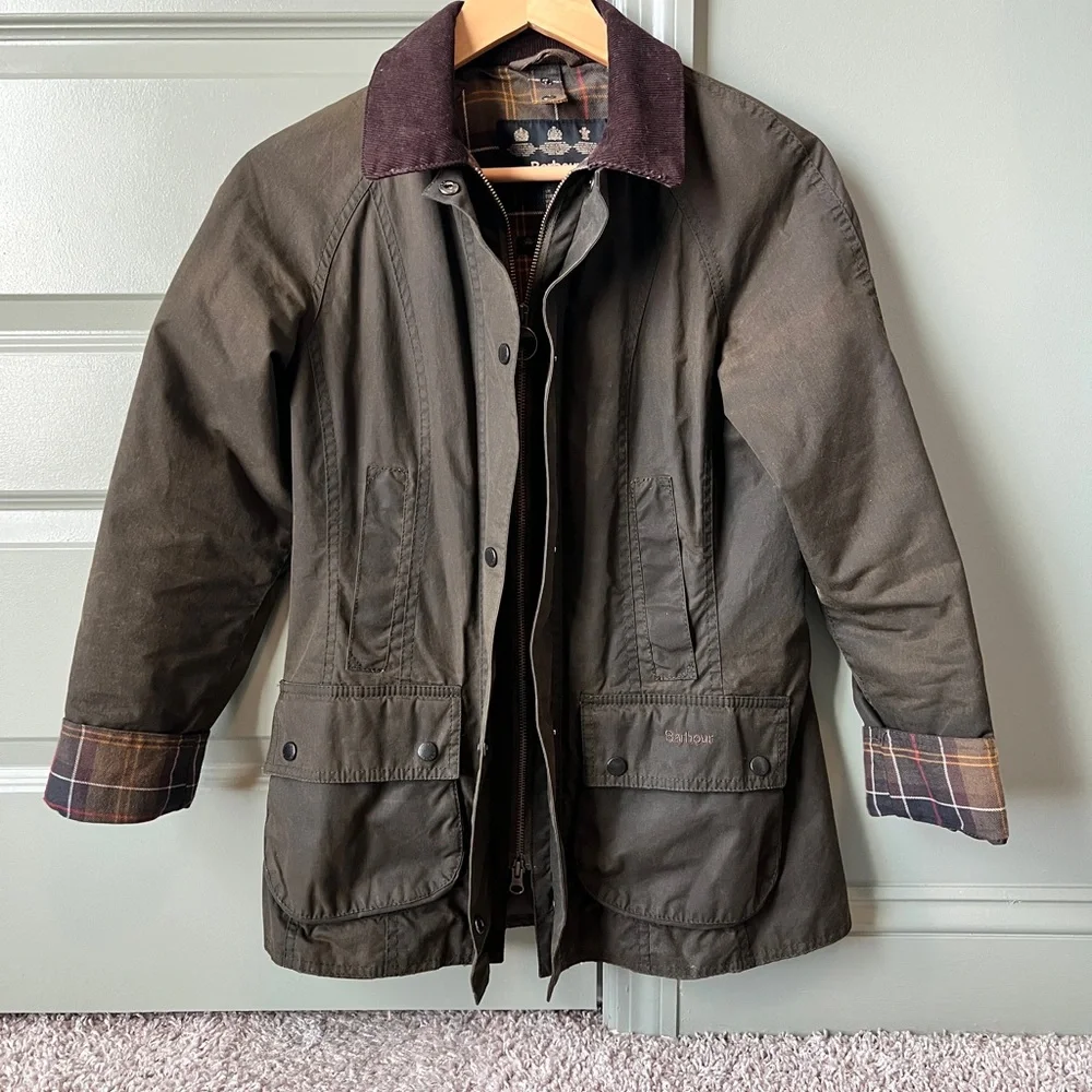 Barbour Beadnell Olive Jacket w/ Hood - Picture 7 of 11